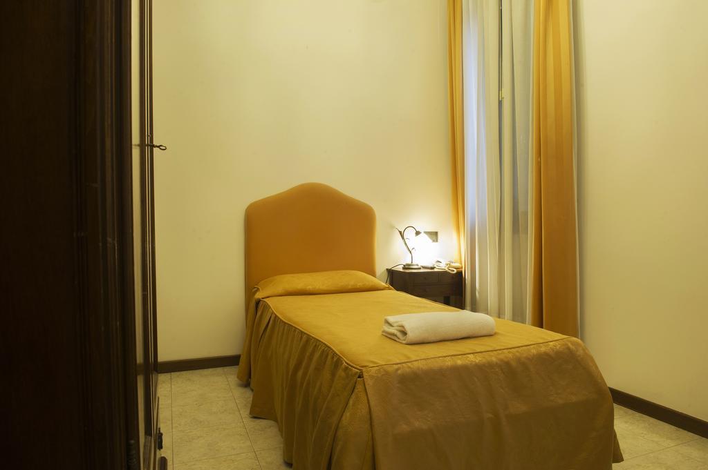 Hotel Iris Venice Exterior photo