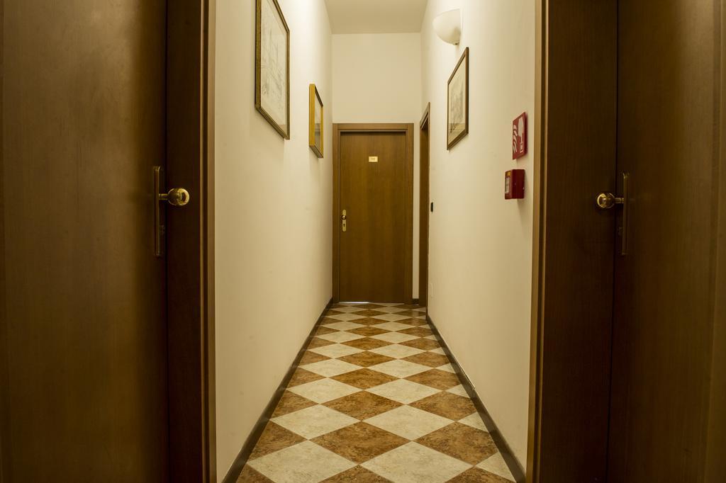 Hotel Iris Venice Exterior photo
