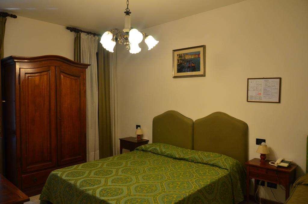 Hotel Iris Venice Room photo