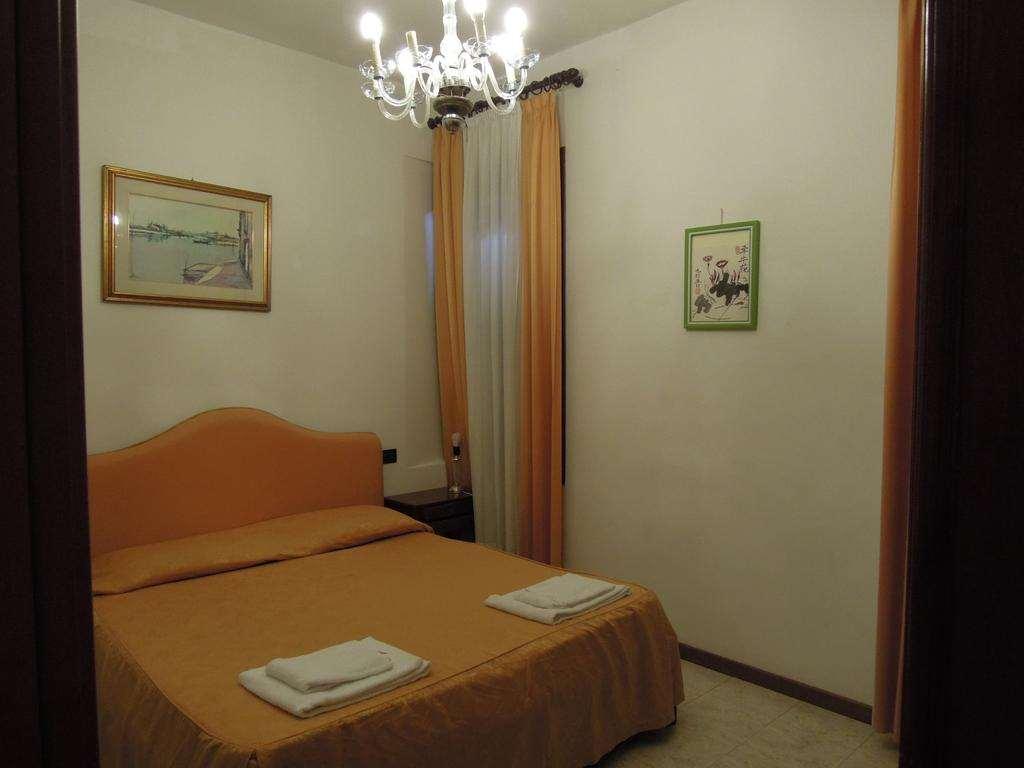 Hotel Iris Venice Room photo